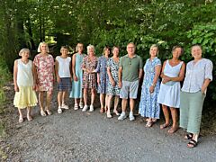 Start in einen neuen Lebensabschnitt: Regula Schilling, Claudia Zemp Li, Pia Kaufmann, Claudia Bühler, Irene Bachmann, Cecilia Schmid, Rita Meyer-Z’berg, Zoran Rajkovic, Suzanne Kormann, Susanna Mirasolo, Irene Wigger (v.l.n.r.)